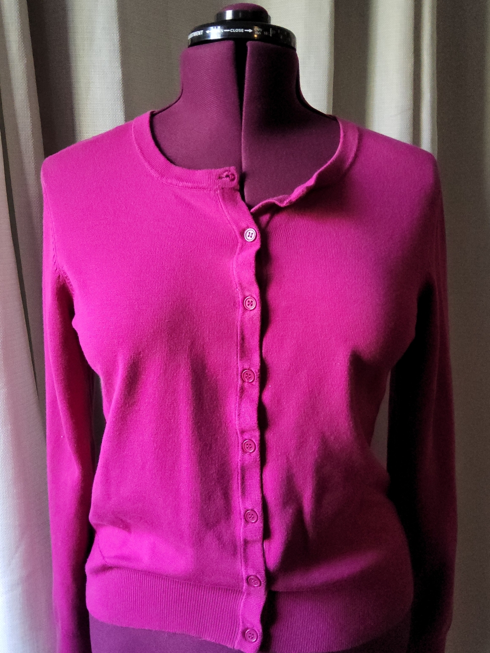 medium Verve Ami Fuchsia Button-Front Sweater Cardigan
